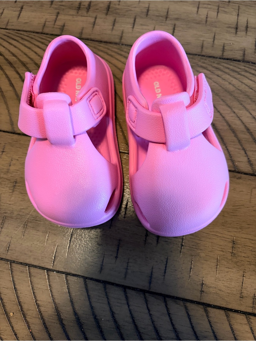 Old Navy Bright Pink Toddler Hook-and-Loop Water Shoes